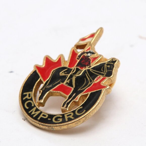 Vintage RCMP Enamelled Metal Pin Canadian Police Gold Red Black White Canada - Picture 3 of 6